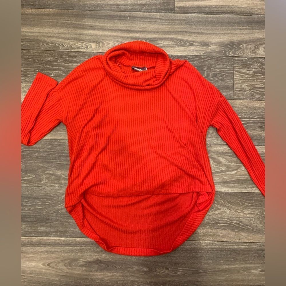 Anthropologie Saturday Sunday tunic / sweater. Size: S.  Drop shoulder.  Hi-low